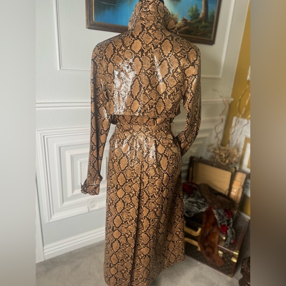 Faux Snake Coat Area Stars - Picture 5 of 8